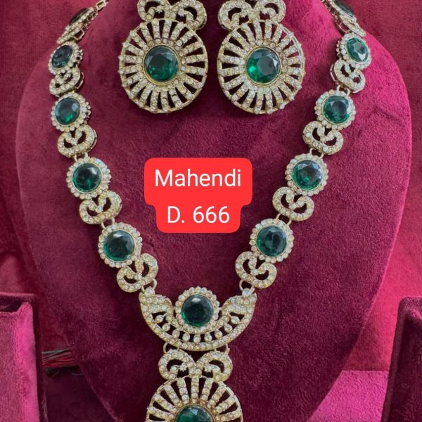 Stone Metal Necklace Jewellery Set for Women(Green)