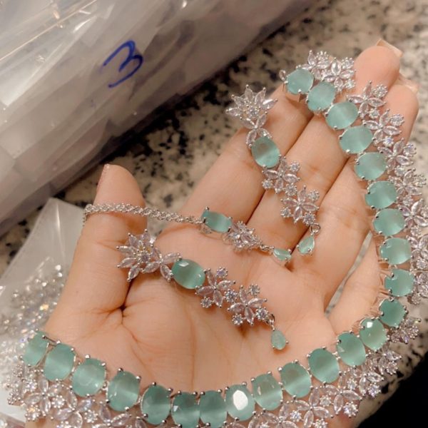 Diamond necklace set Ad Pest Stone